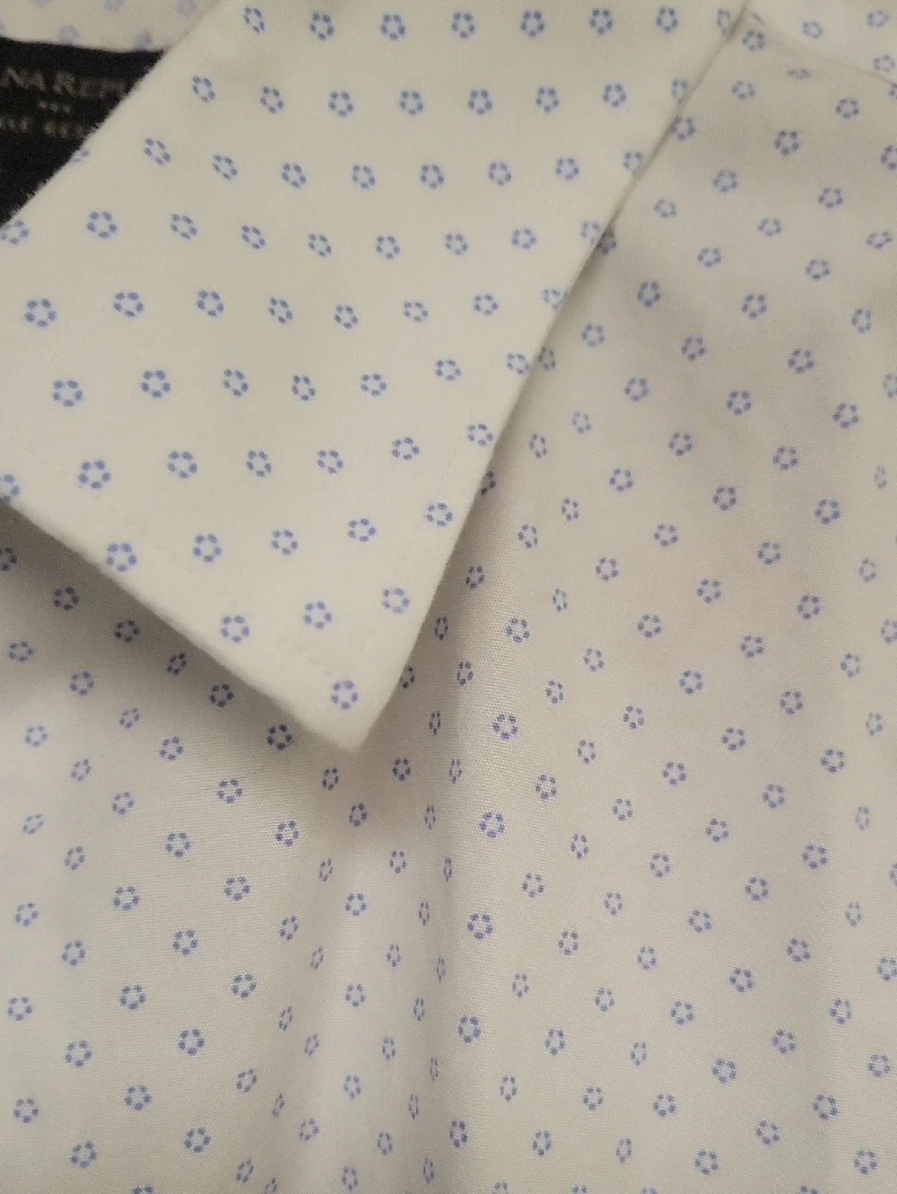 Banana Republic Wrinkle Resistant White Floral Dot-Print Long Sleeve Dress Shirt